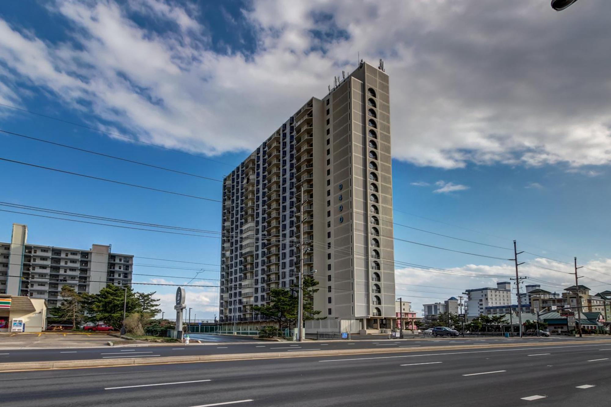 Apartment 9400 *
